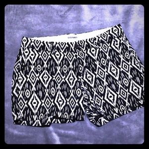 Tribal print shorts, excellent condition